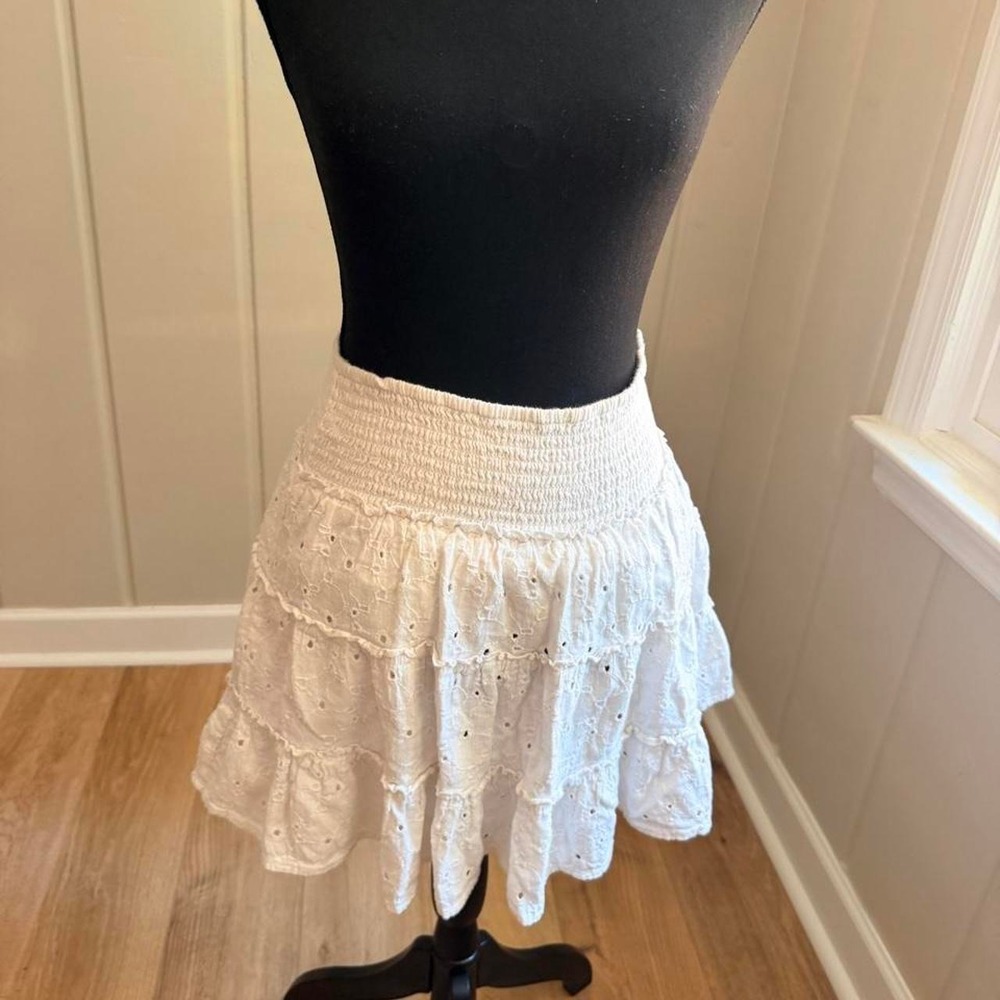 American Eagle white eyelet tiered mini skirt